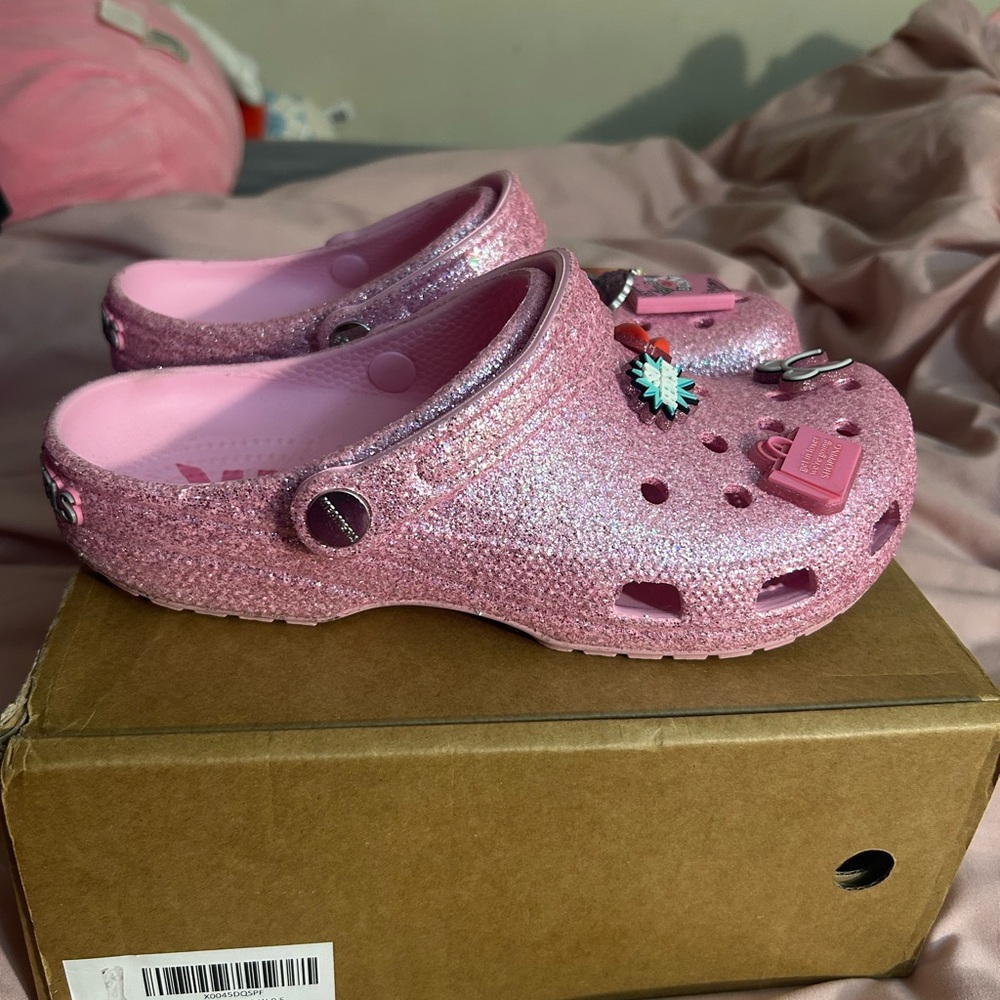 *Like New* Mean Girls limited edition Crocs